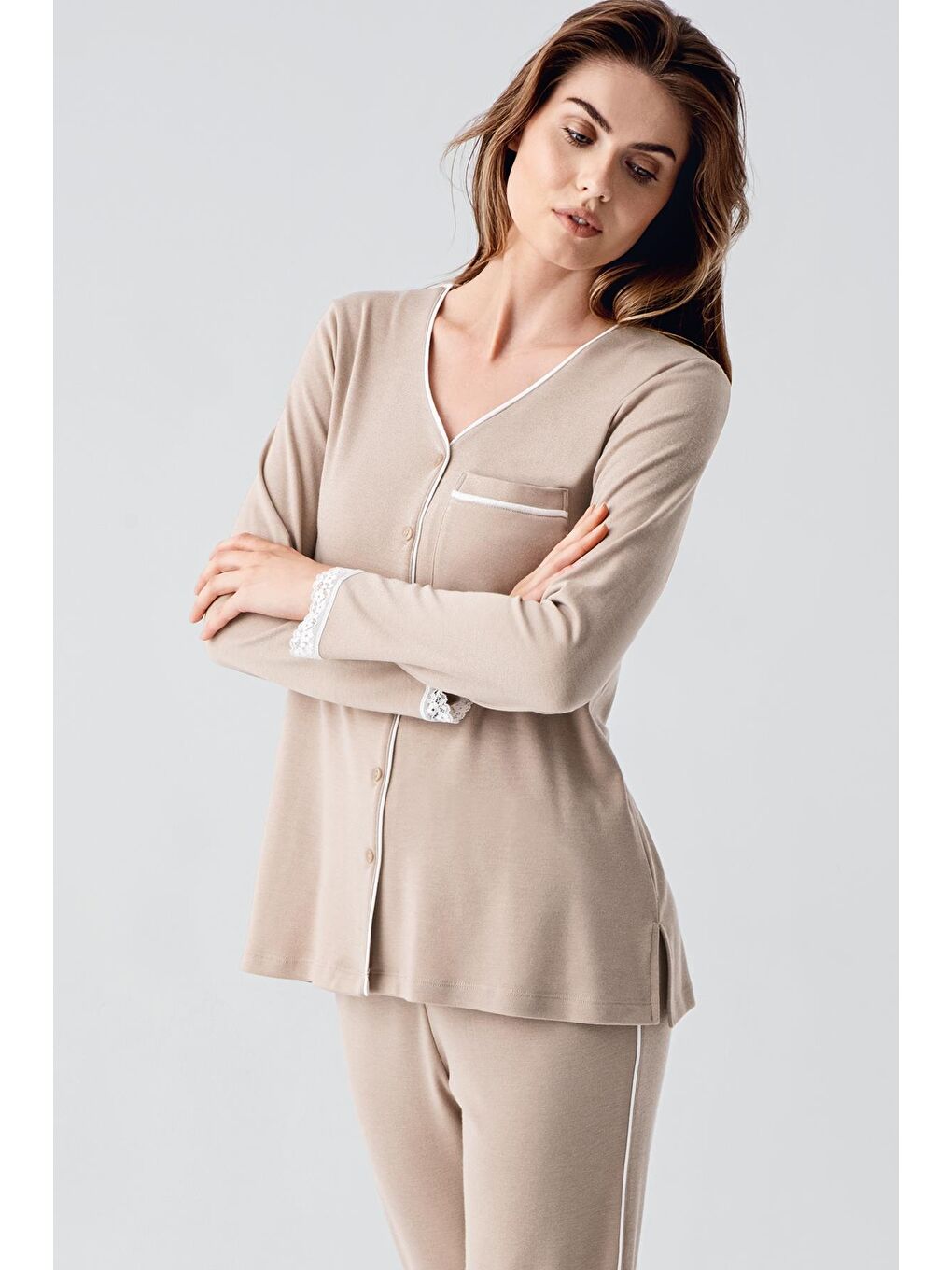 Bej Uzun Kollu Düğmeli Dantelli Şardonlu Viskoz Pijama Takım 22104-3