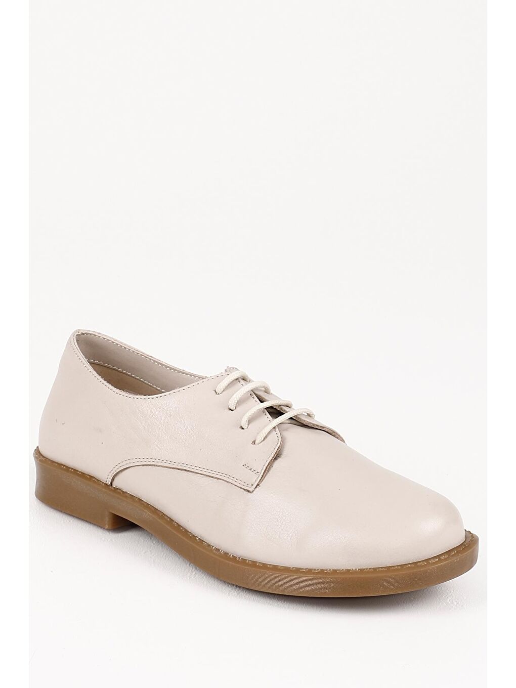 Bej Hakiki Deri Yuvarlak Burun Bağcıklı Kadın Ayakkabı 24218-4