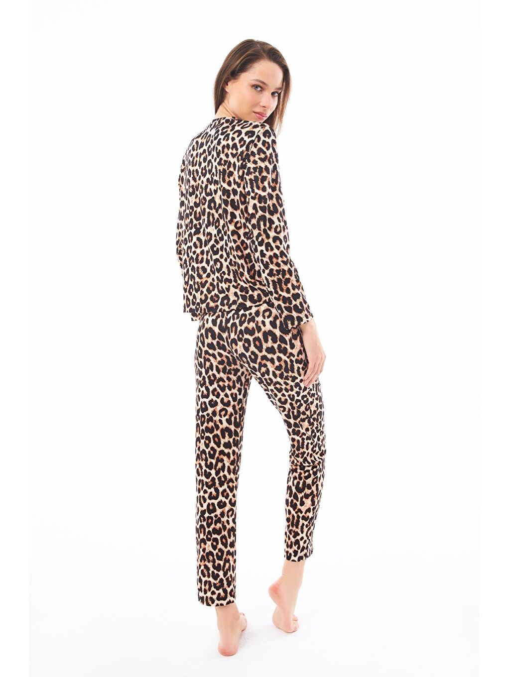 Sarı Premium  Yazlık Kadın Pijama Takımı Leopar Desenli Yumuşak Dokulu Bisiklet Yaka Uzun Kollu-4