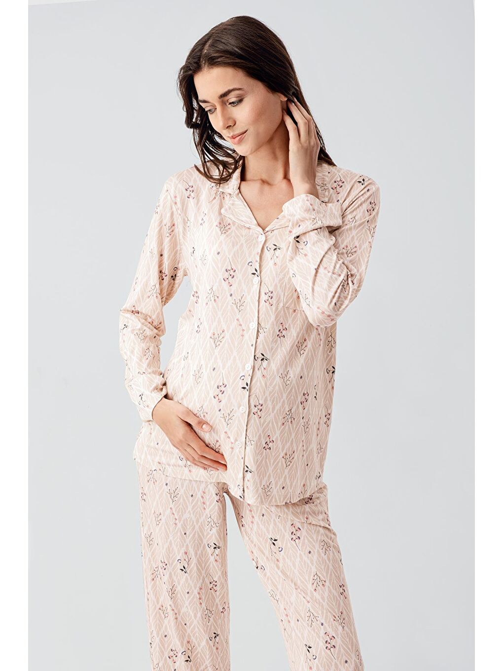 Bej Uzun Kollu Desenli Düğmeli Esnek Viskon Pijama Takım 16213-4