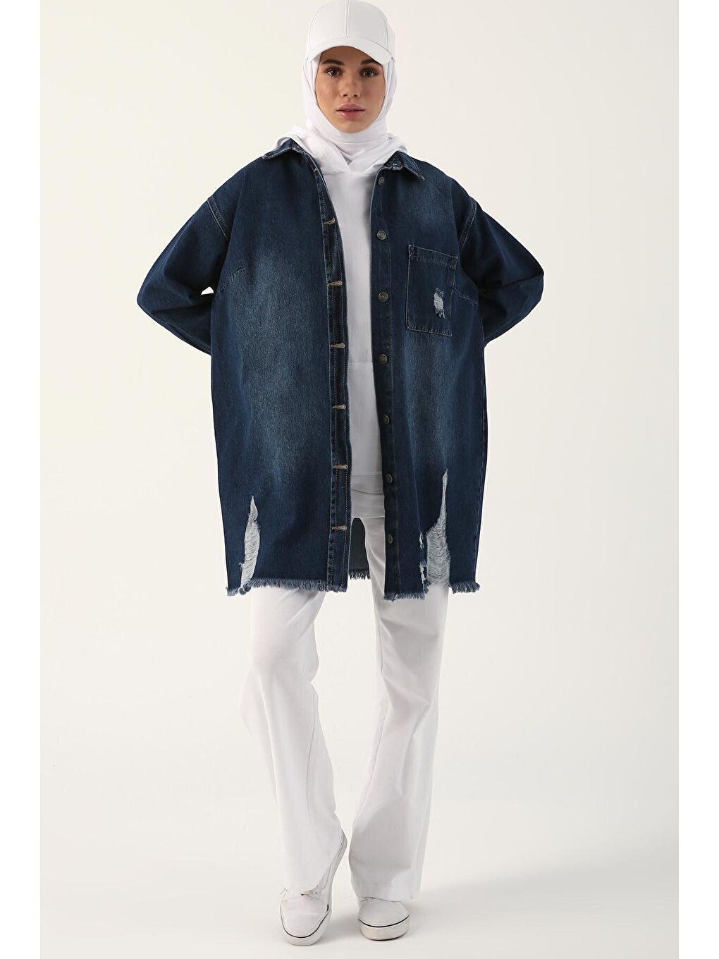 Mavi %100 Pamuk Düğmeli Uzun Denim Ceket-4