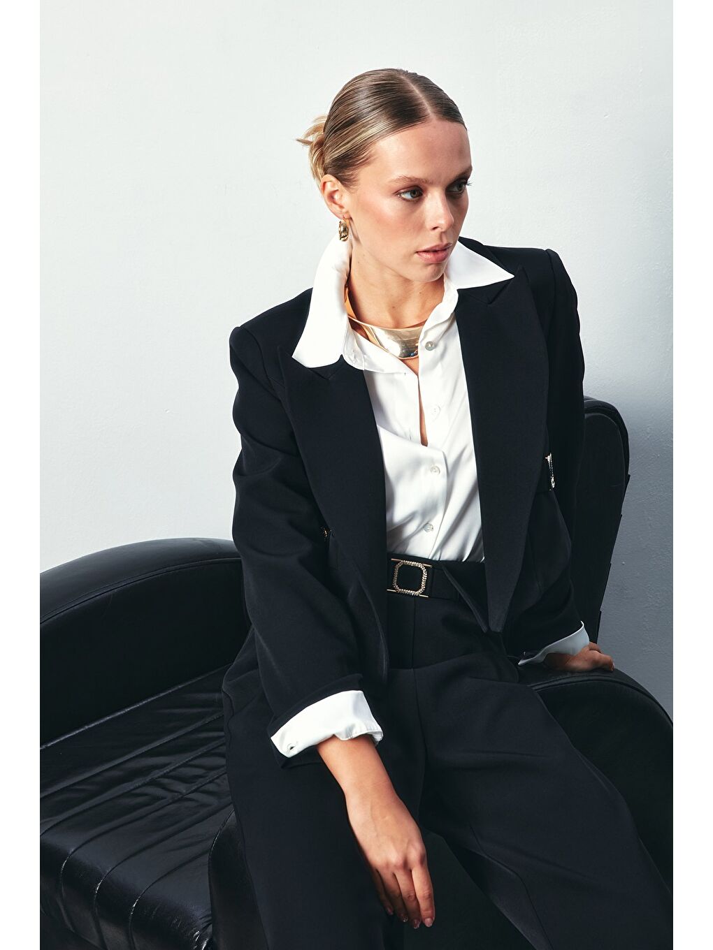 Tokalı Kısa Ceket - Siyah-1