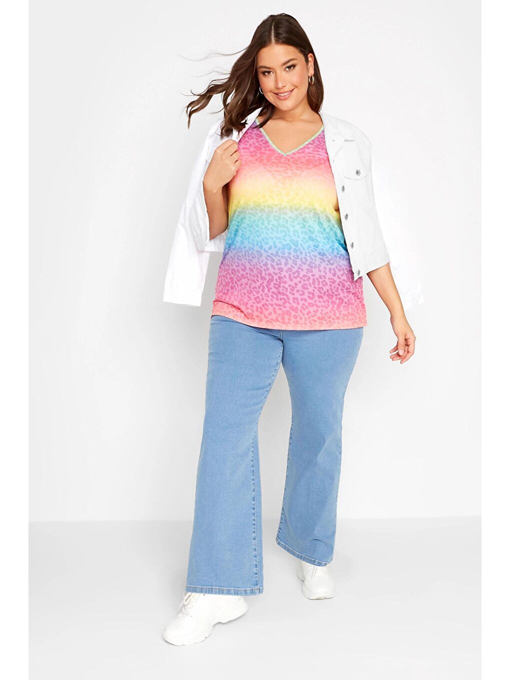 Pembe Büyük Beden V Yaka Sıfır Kol Leopar Desenli Bluz 320875-1