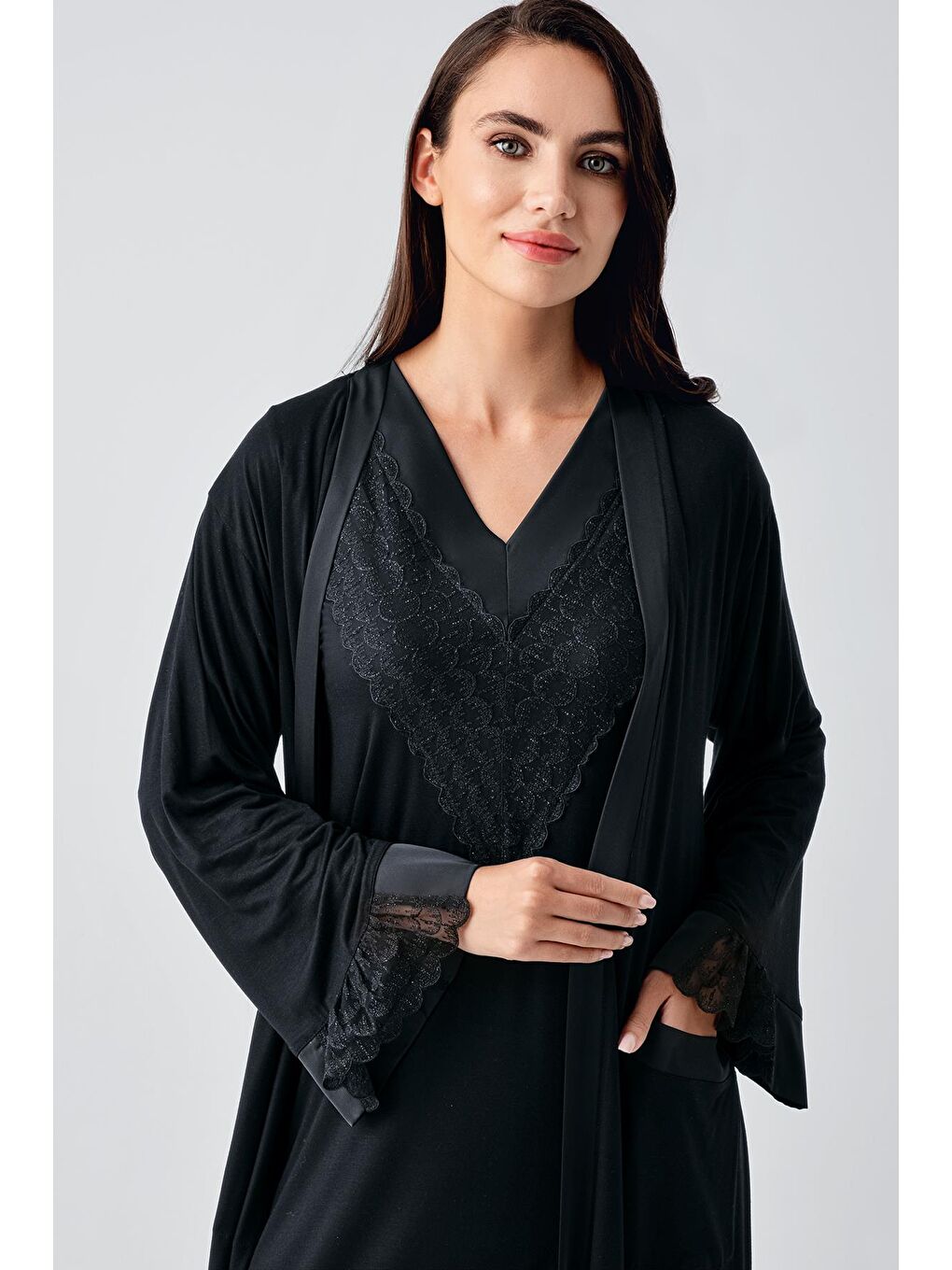 Siyah Uzun Kollu Dantelli Esnek Viskon Gecelik Sabahlık Takım 24104-5