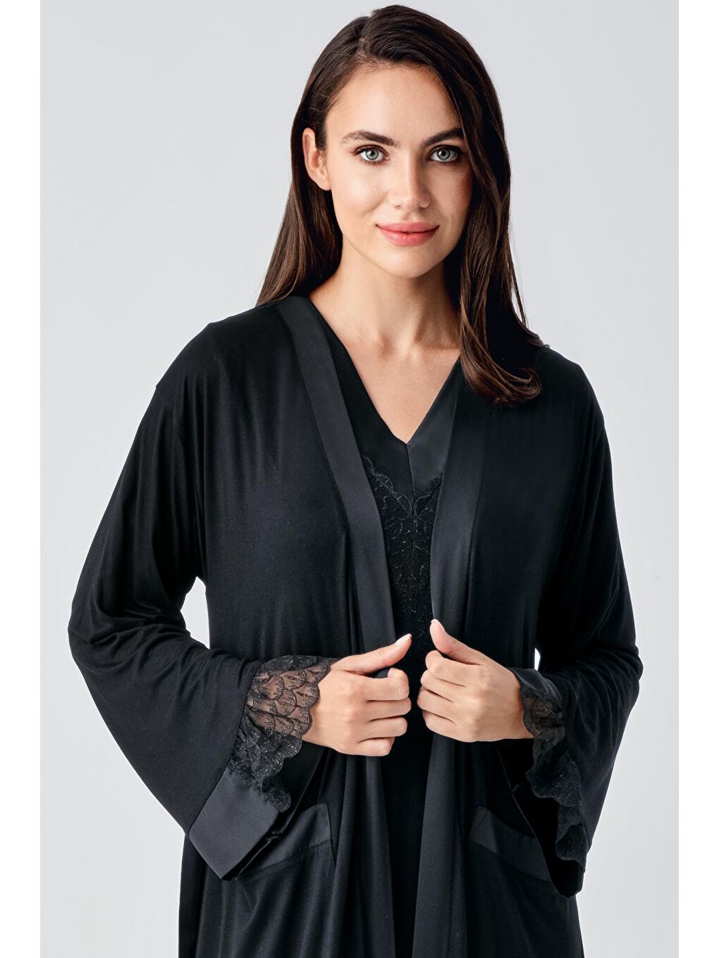 Siyah Uzun Kollu Dantelli Esnek Viskon Gecelik Sabahlık Takım 24104-7