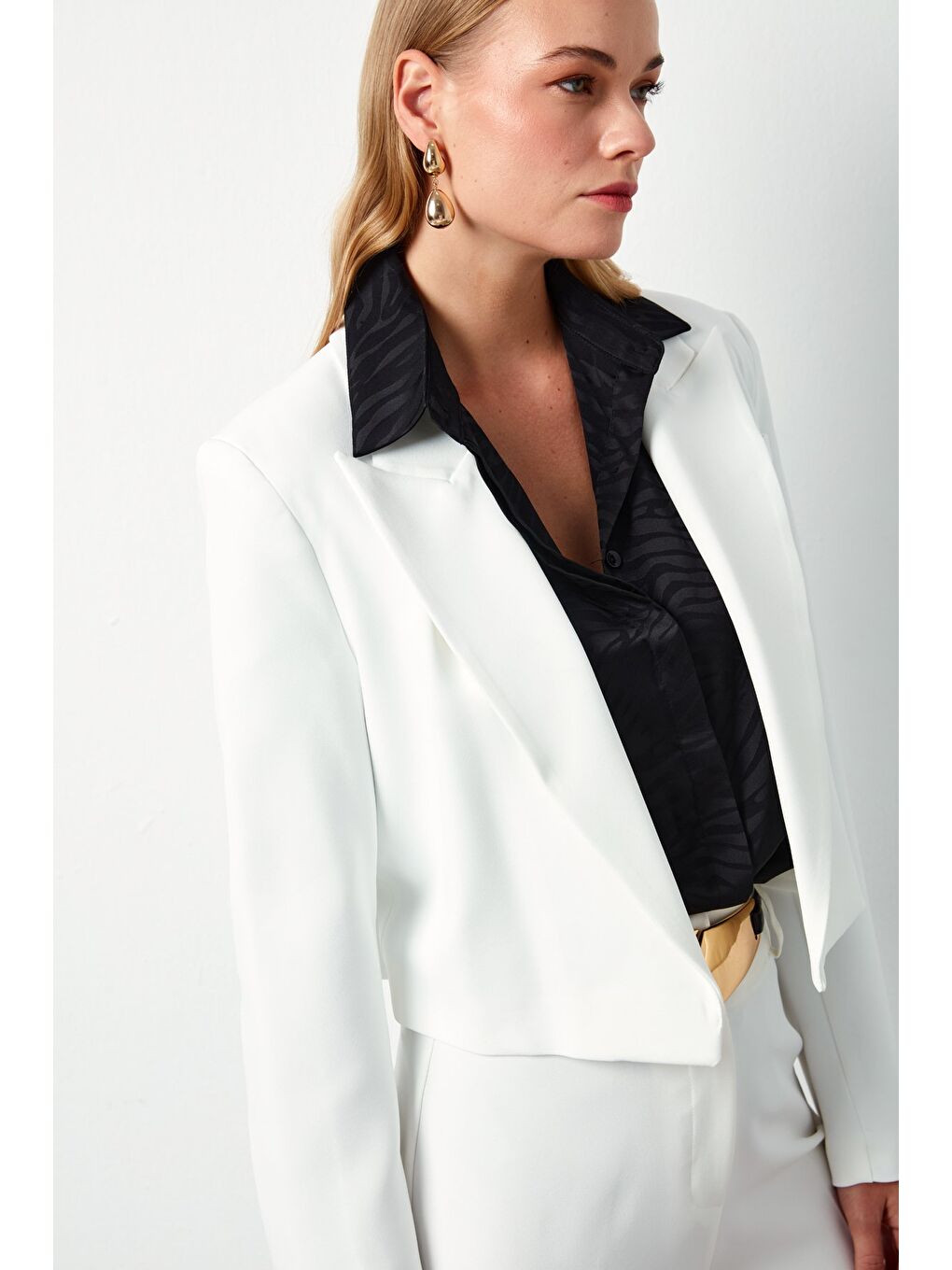 Şal Yaka Kısa Ceket - Ekru-4