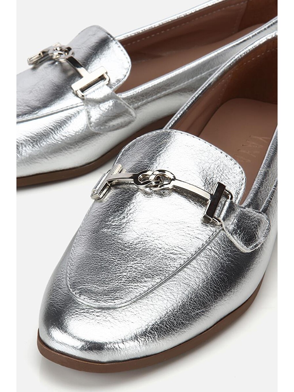 Gri Kadın Lame Toka Detaylı Metalik Loafer-3