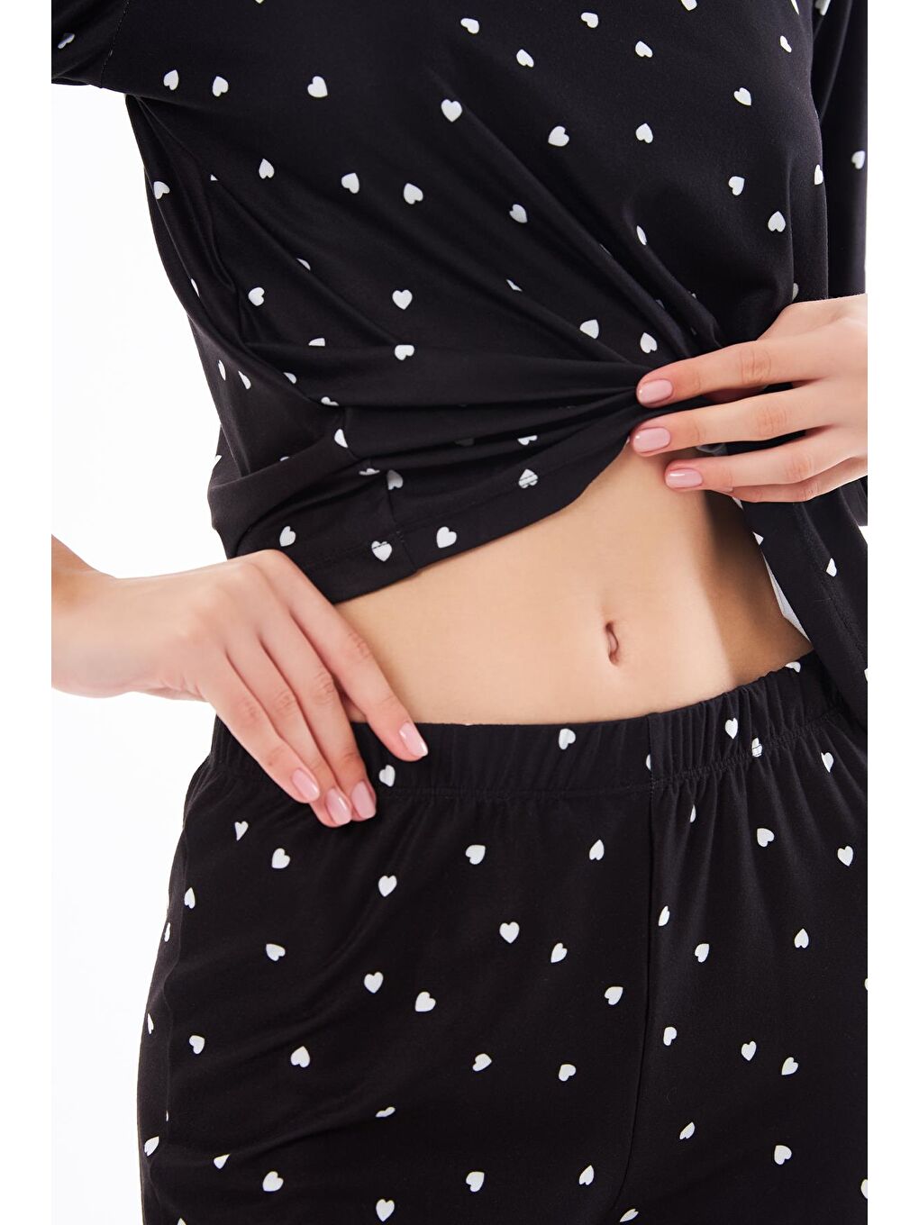 Premium  Yazlık Kadın Pijama Takımı Siyah Kalp Desenli Yumuşak Dokulu Bisiklet Yaka Uzun Kollu-7