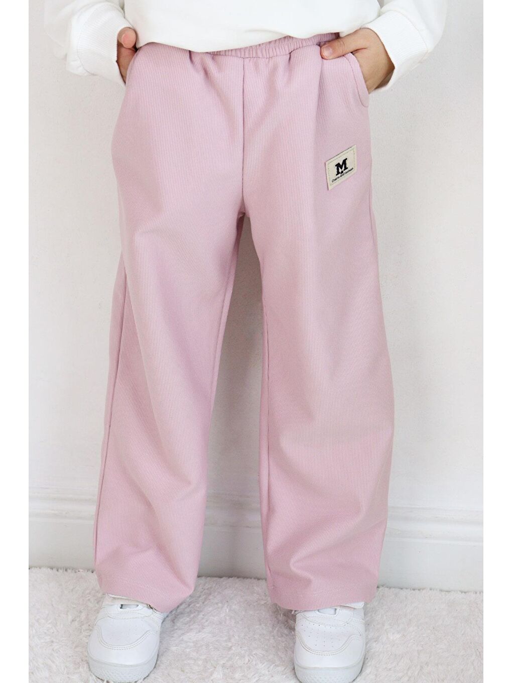 Kız Çocuk Eşofman Altı Beli Lastikli Cepli Armalı Açık Lila (6-12 Yaş)