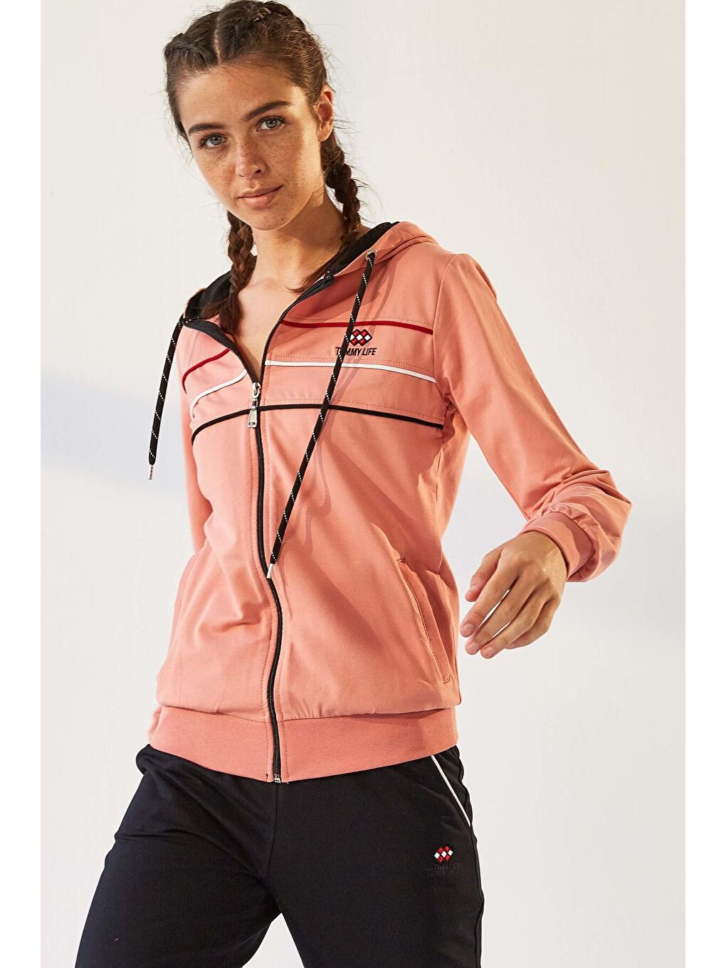 Pudra - Siyah Kapüşonlu Fermuarlı Standart Kalıp Klasik Paça Kadın Eşofman Takımı - 95141-1