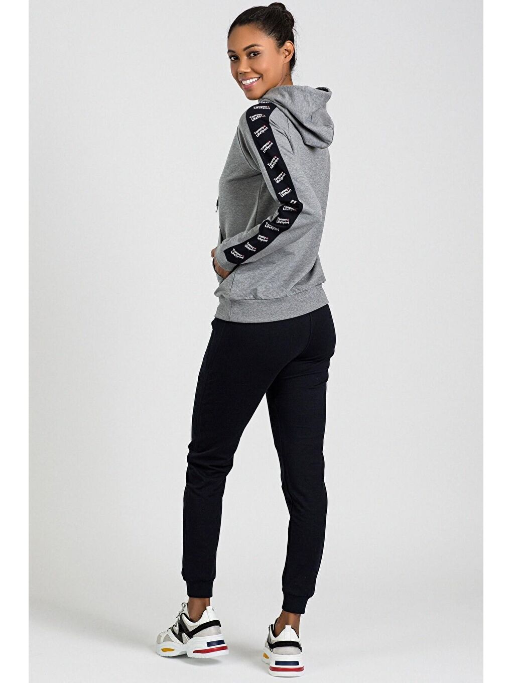 Gri Melanj - Lacivert Kadın Kapüşonlu Yazı Şeritli Standart Kalıp Manşetli Eşofman Takımı - 03485-2