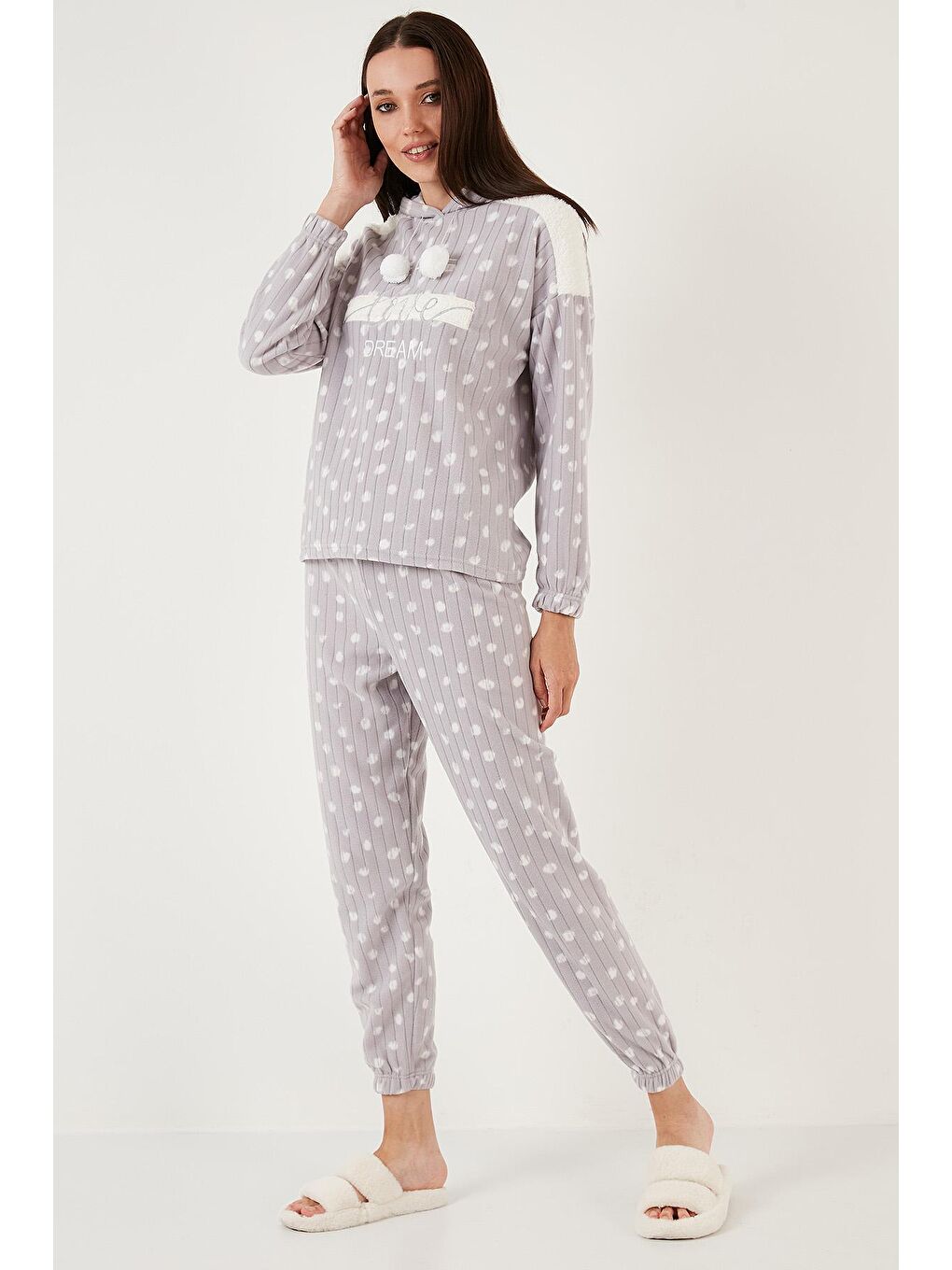 Lela Gri Desenli Regular Fit Kapüşonlu Polar Pijama Takımı 6571001 - 1