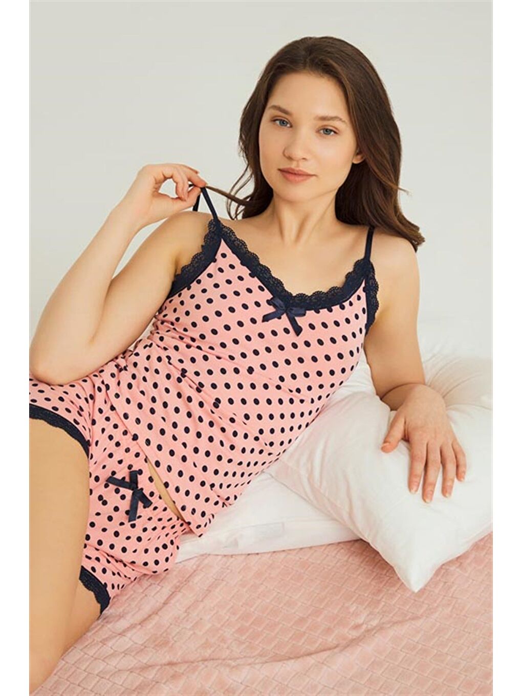 Pembe Lacivert Puantiyeli İnce Askılı Şortlu Pamuklu Pijama Takımı-4