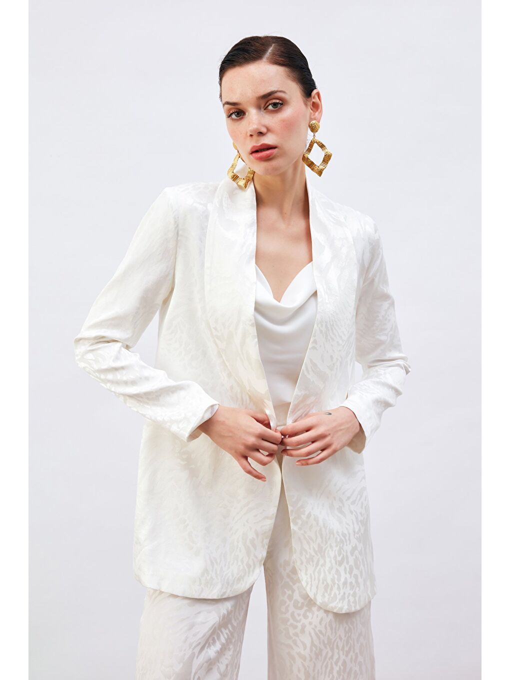 Desenli Saten Ceket - Ekru