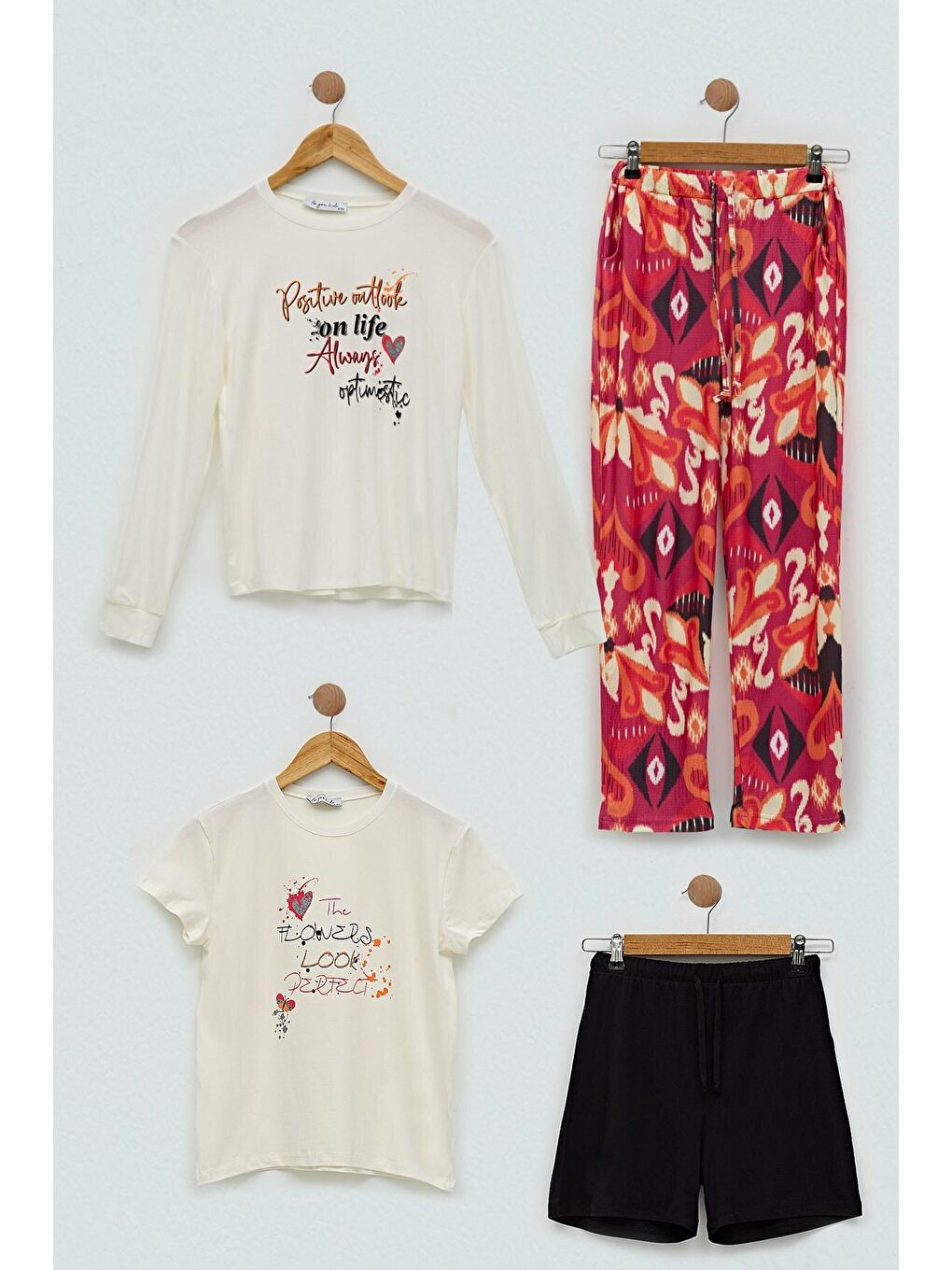 4 lü Flowers Baskılı Siyah Pijama Takım