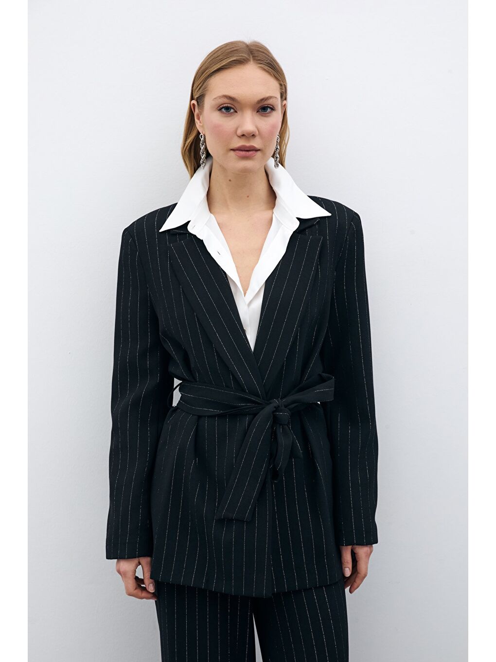 Simli Çizgili Kuşaklı Ceket - Siyah Çizgili-3
