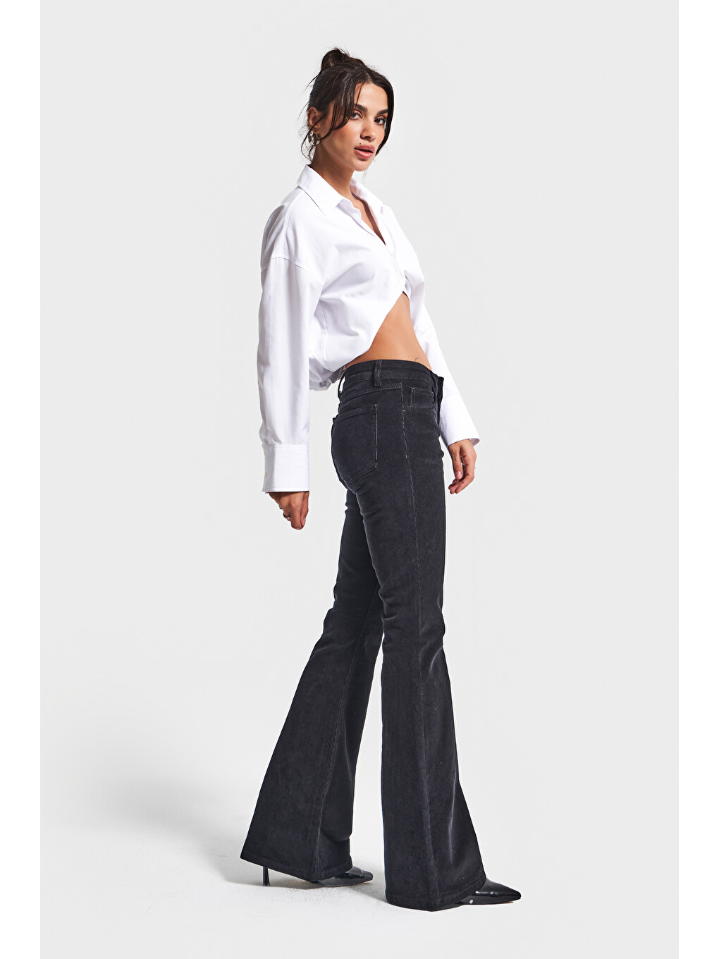 Kadın Siyah Renk 26w5-1 Low Waist Flare Fit İnce Fitilli Velvet Kadife Kumaş Pantolon-2