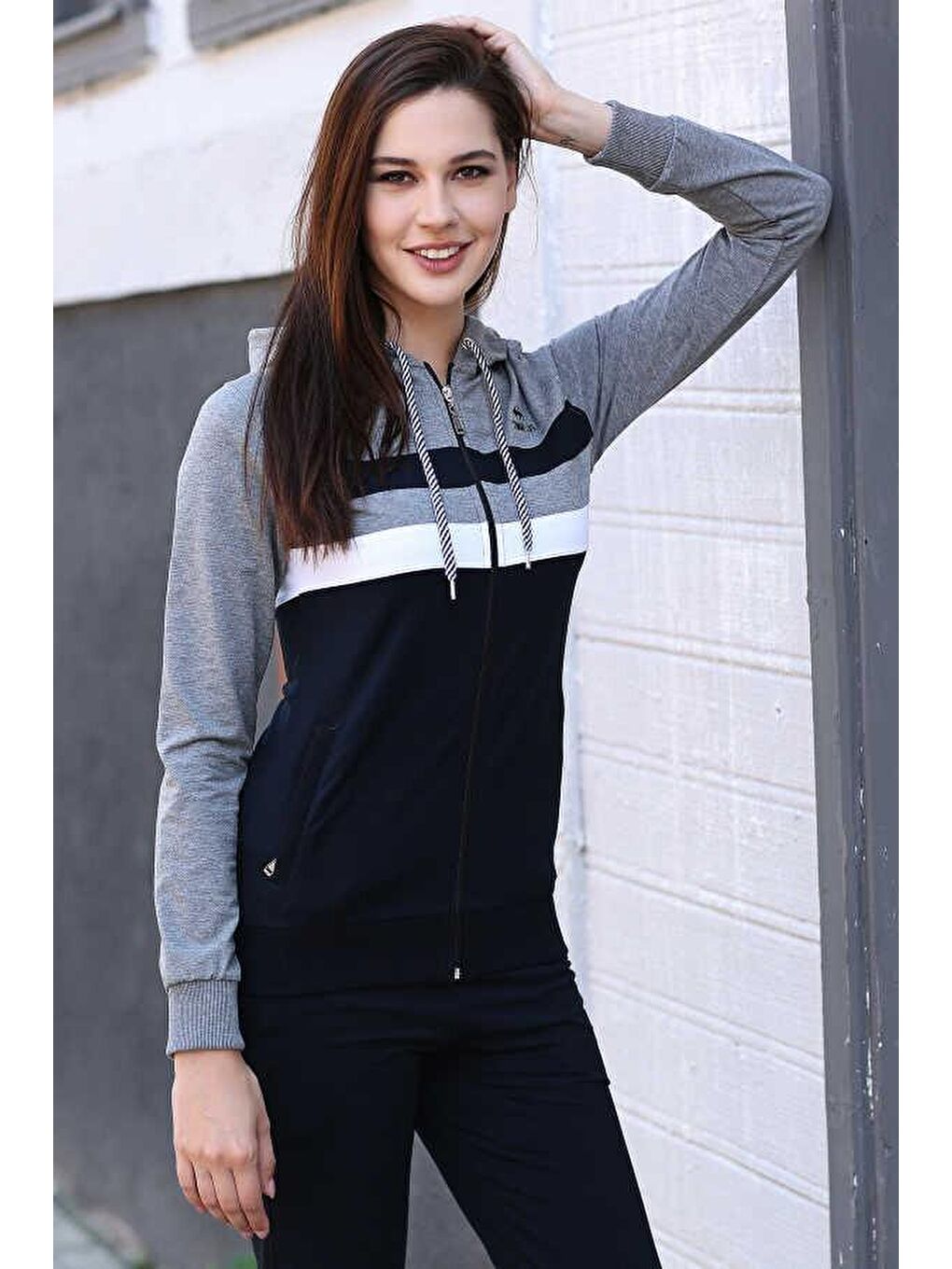 Lacivert - Gri Kapüşonlu Cepli Standart Kalıp Klasik Paça Kadın Eşofman Takımı - 95198-1