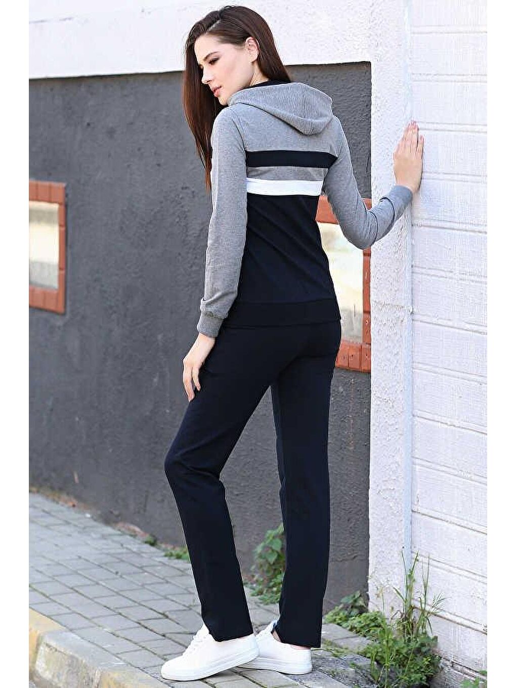 Lacivert - Gri Kapüşonlu Cepli Standart Kalıp Klasik Paça Kadın Eşofman Takımı - 95198-3