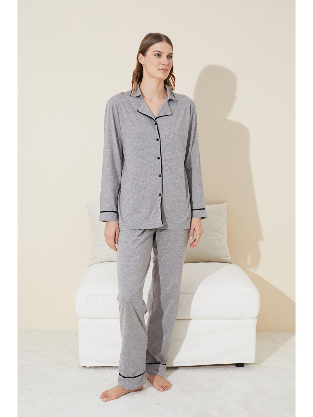 Gri Siyah Pamuklu Düğmeli Biyeli Pijama Takım-1