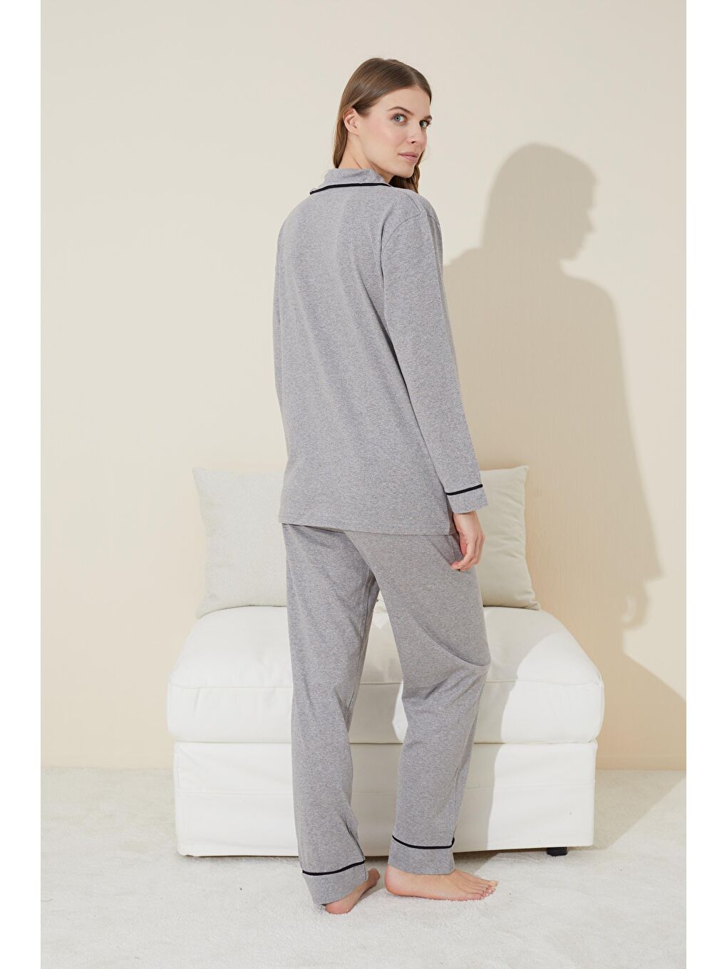 Gri Siyah Pamuklu Düğmeli Biyeli Pijama Takım-2
