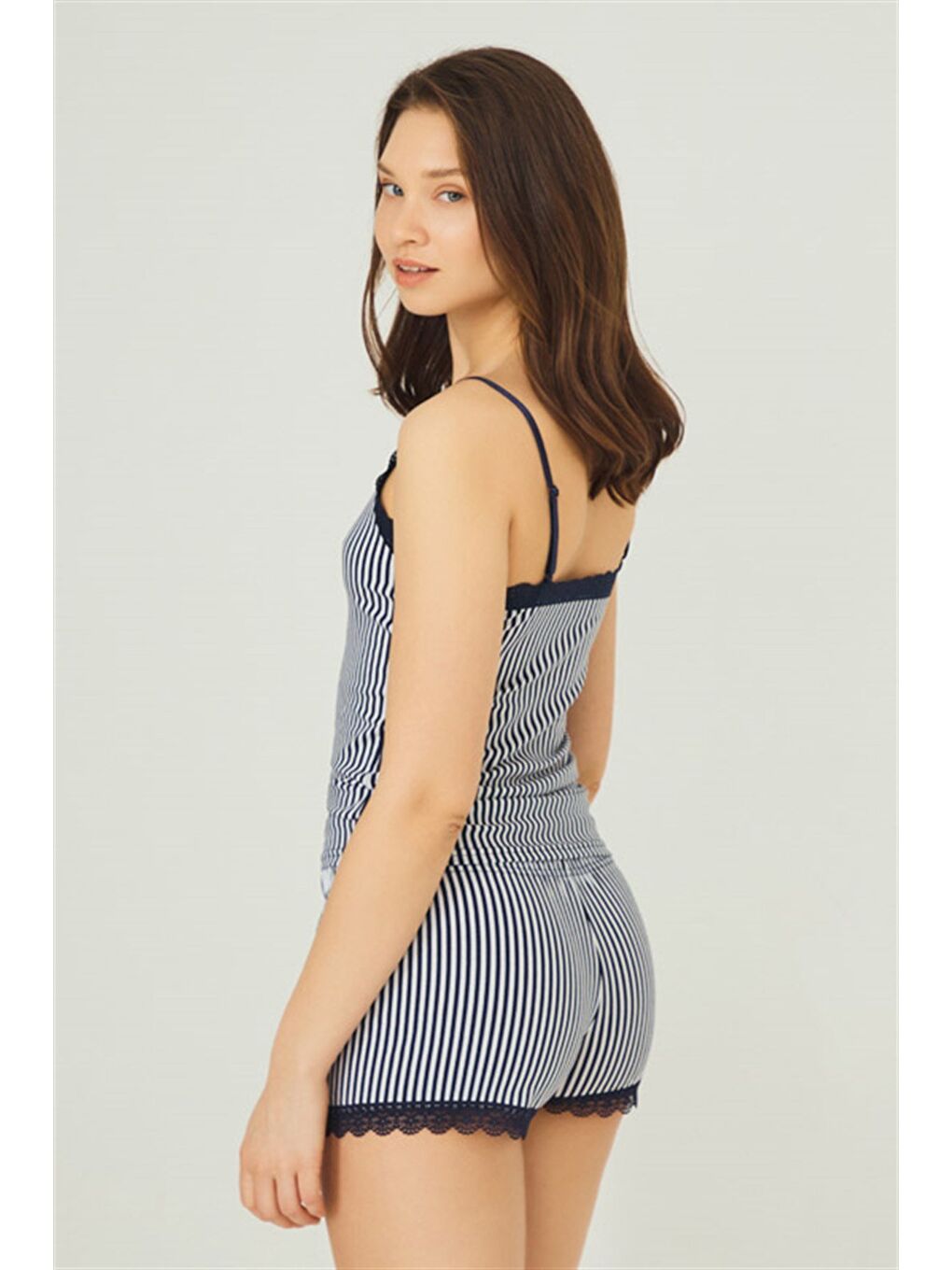 Lacivert Beyaz Çizgili İnce Askılı Şortlu Pamuklu Pijama Takımı-2