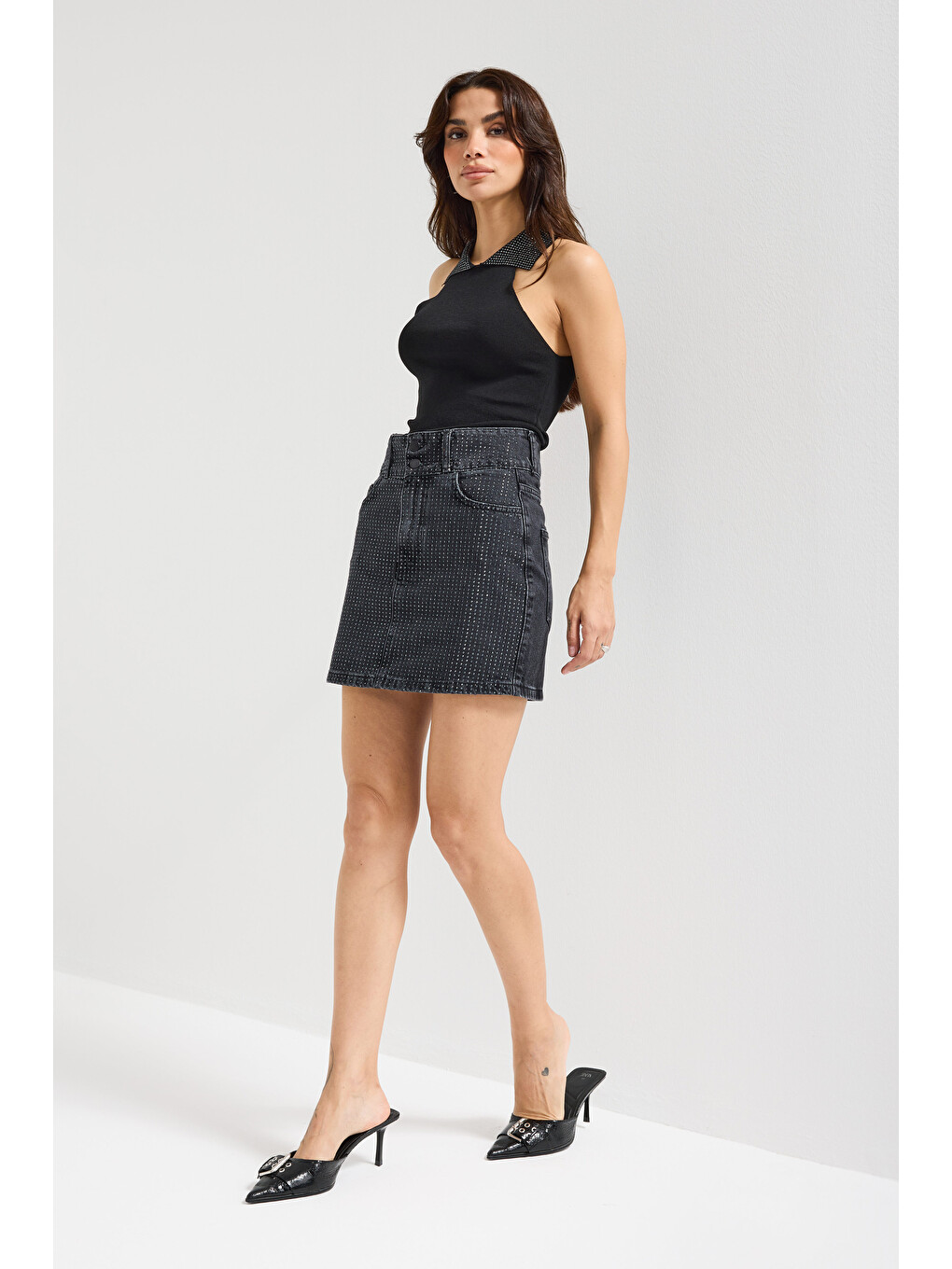 Gri Kadın Koyu Füme Renk 1w5-1 Straight Fit Parlak Taşlı %100 Pamuk Tasarım Mini Denim Etek
