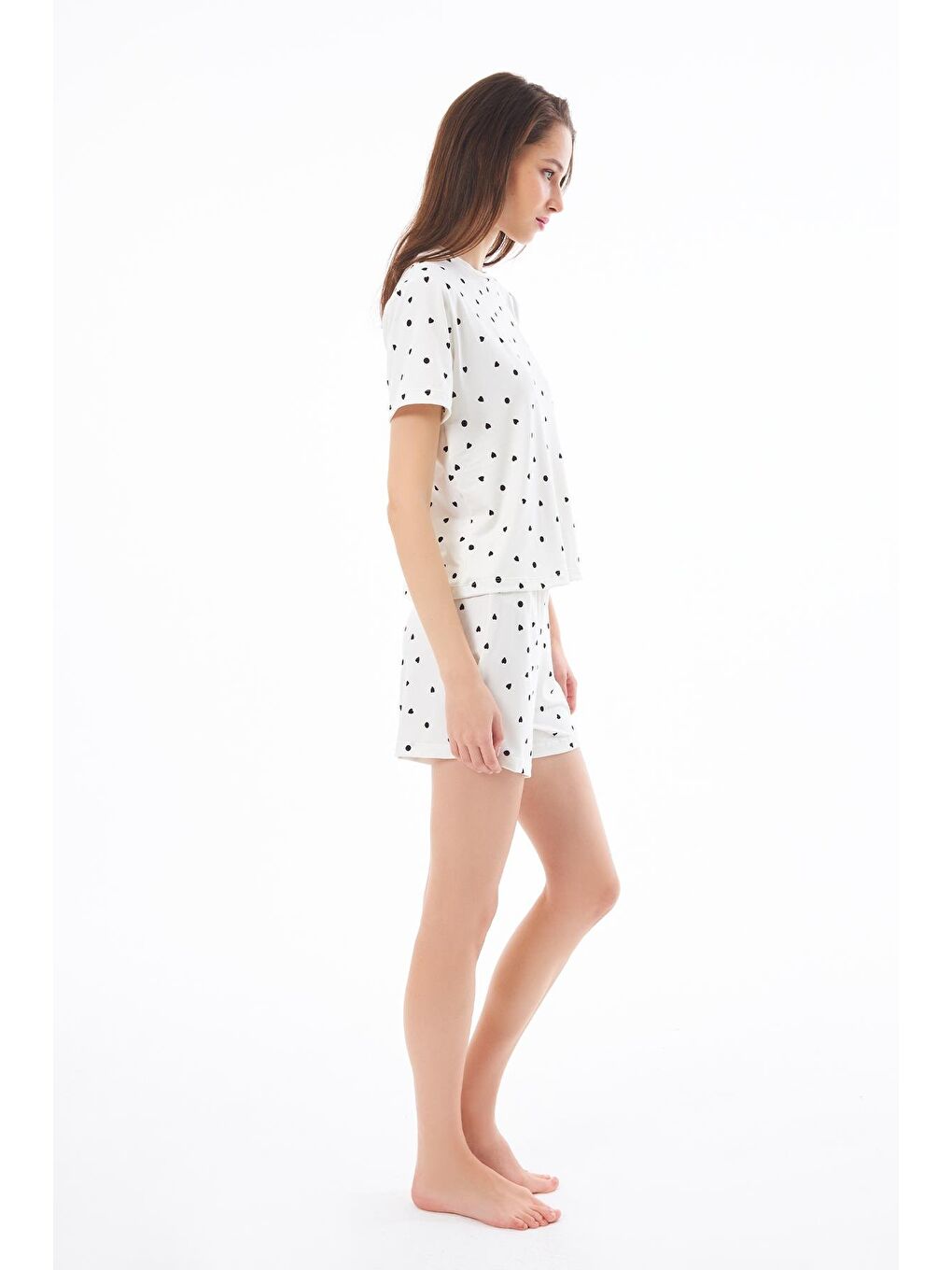 Ekru Premium Yazlık Şortlu Kadın Pijama Takımı Krem Kalp Desenli Yumuşak Dokulu Bisiklet Yaka Kısa Kollu-4