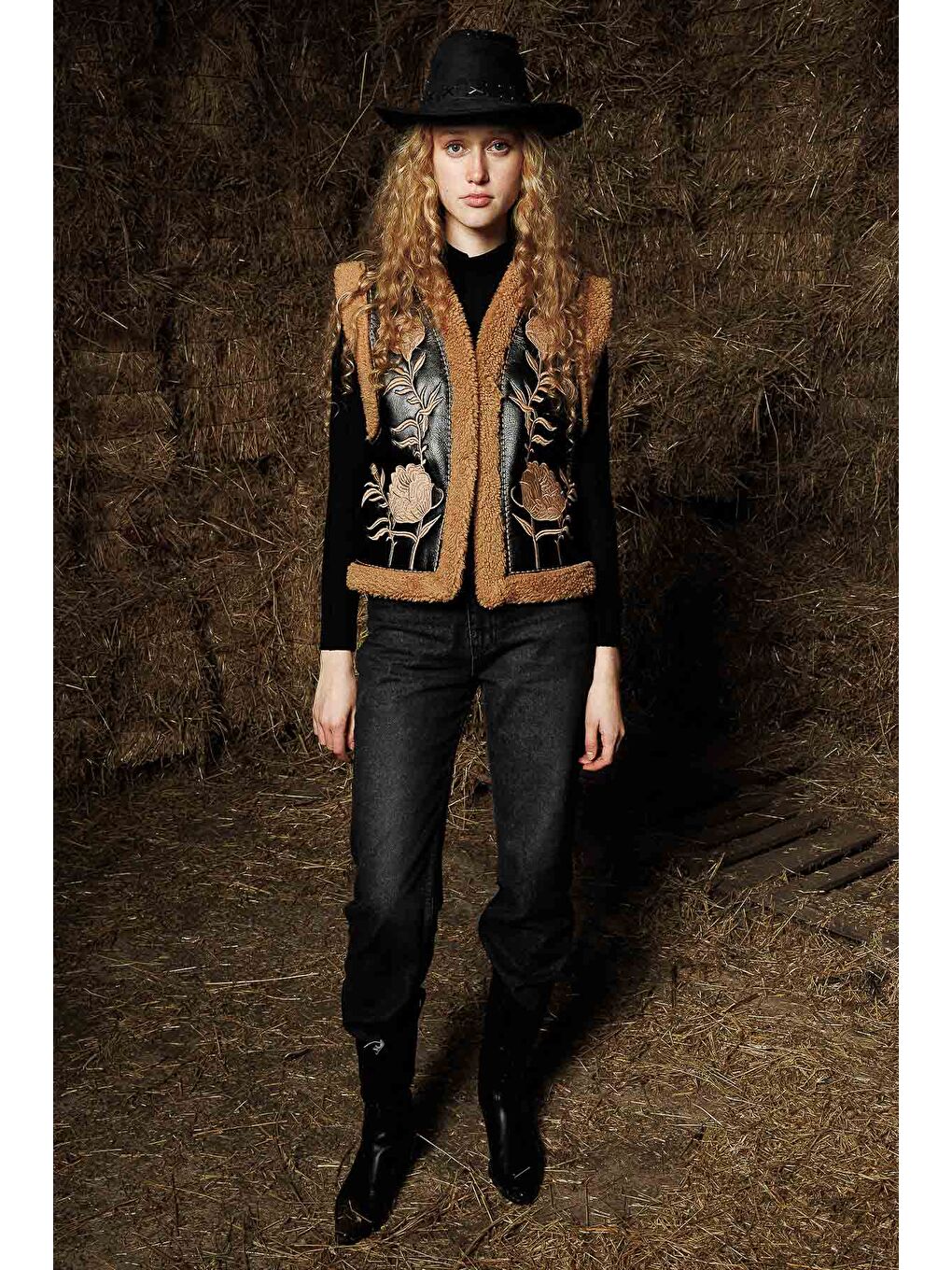 Kahverengi Nakış İşlemeli Camel Kovboy Yelek-1