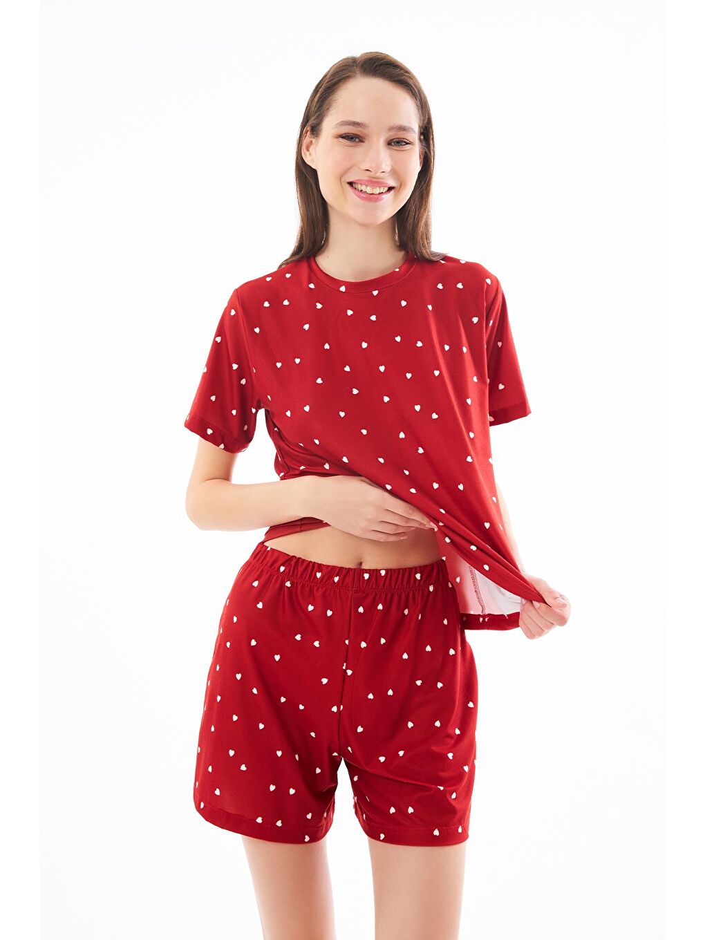 Premium Şortlu Kadın Pijama Takımı Kırmızı Kalp Desenli Yumuşak Dokulu Bisiklet Yaka Kısa Kollu-6