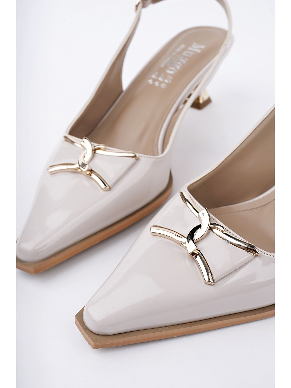 Bej FOREST Arkası Açık Toka Detaylı Günlük Klasik Topuklu Kadın Stiletto Ayakkabı-1