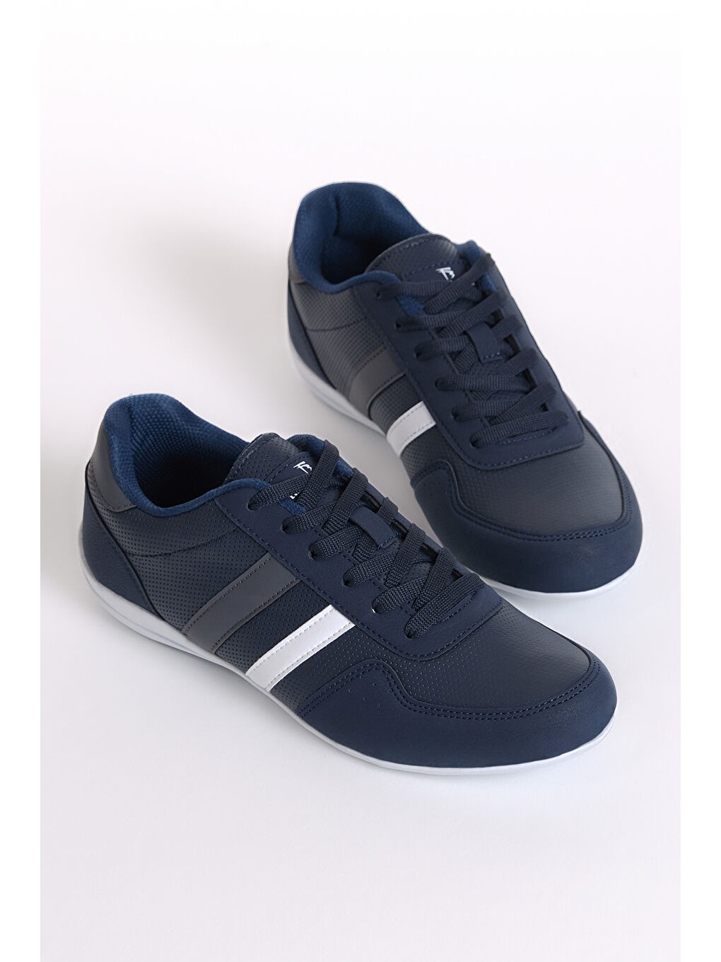 Erkek Lacivert Cilt Yanı Şeritli Bağcıklı Spor Ayakkabı