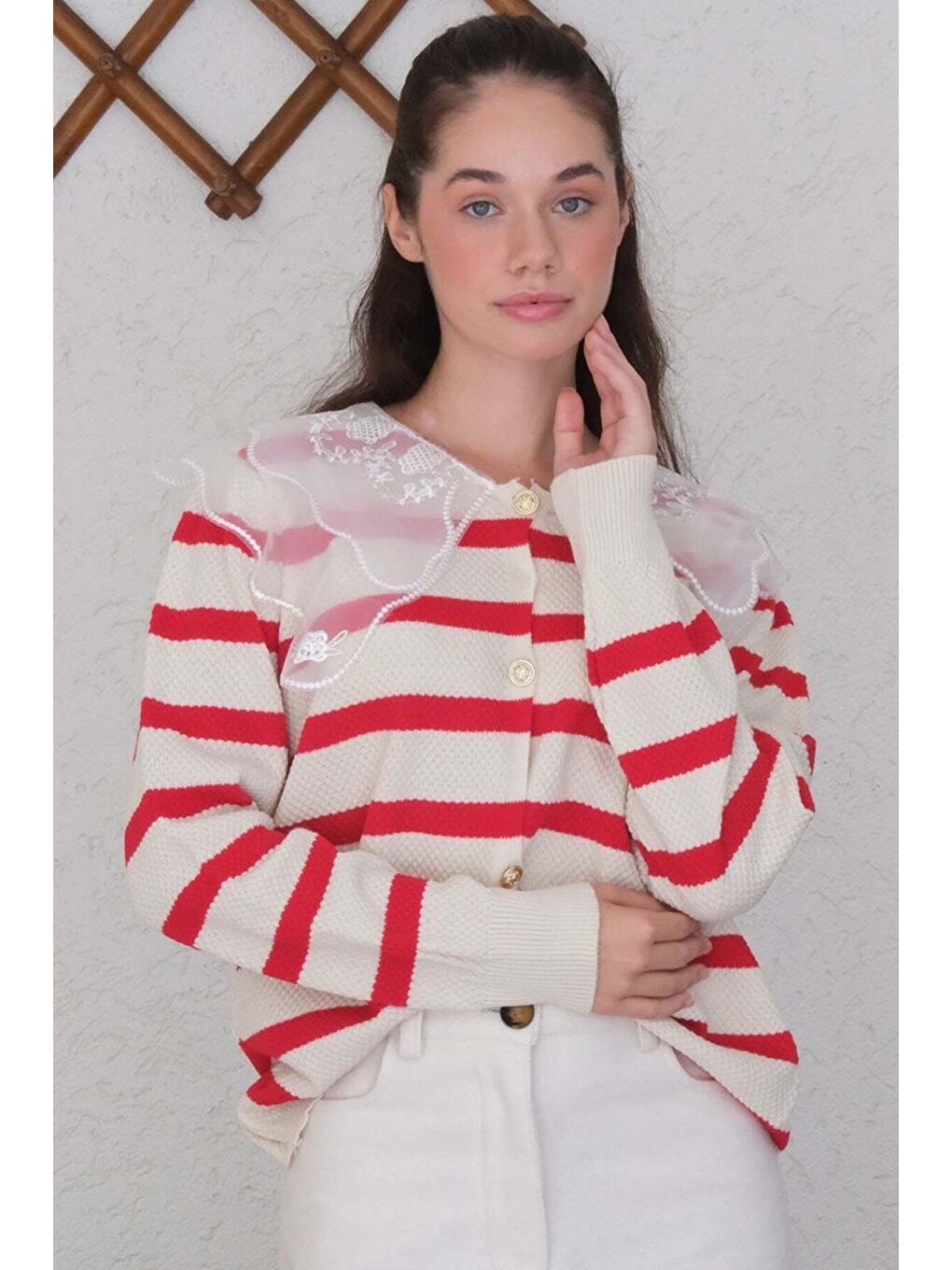 Dantel Yakalı Çizgili Kırmızı Triko Hırka-1