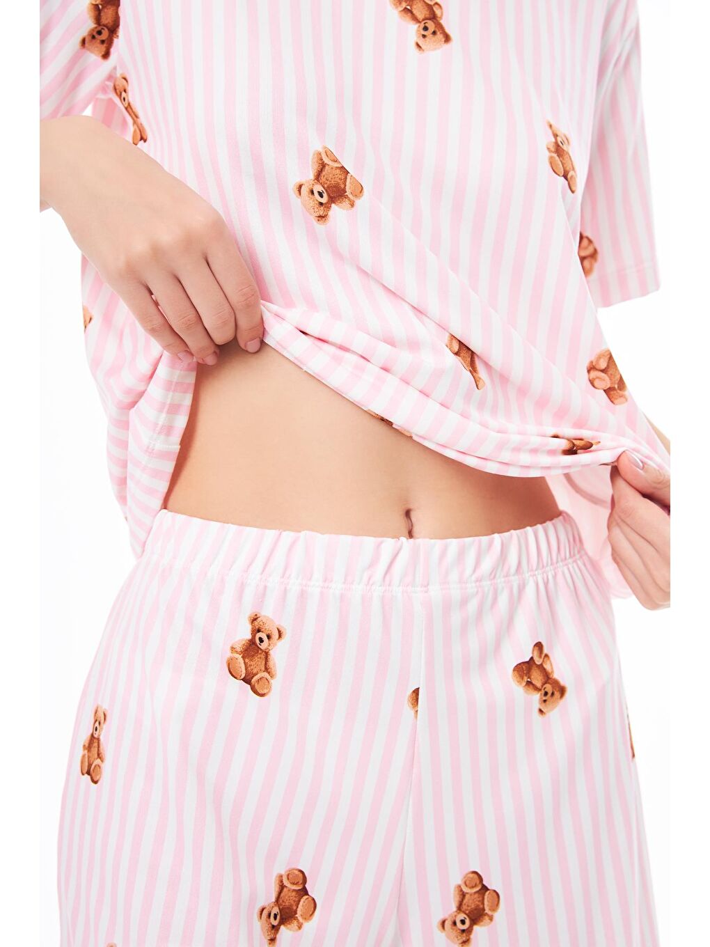 Pembe Premium Şortlu Kadın Pijama Takımı Krem Ayıcık Desenli Yumuşak Dokulu Bisiklet Yaka Kısa Kollu-6