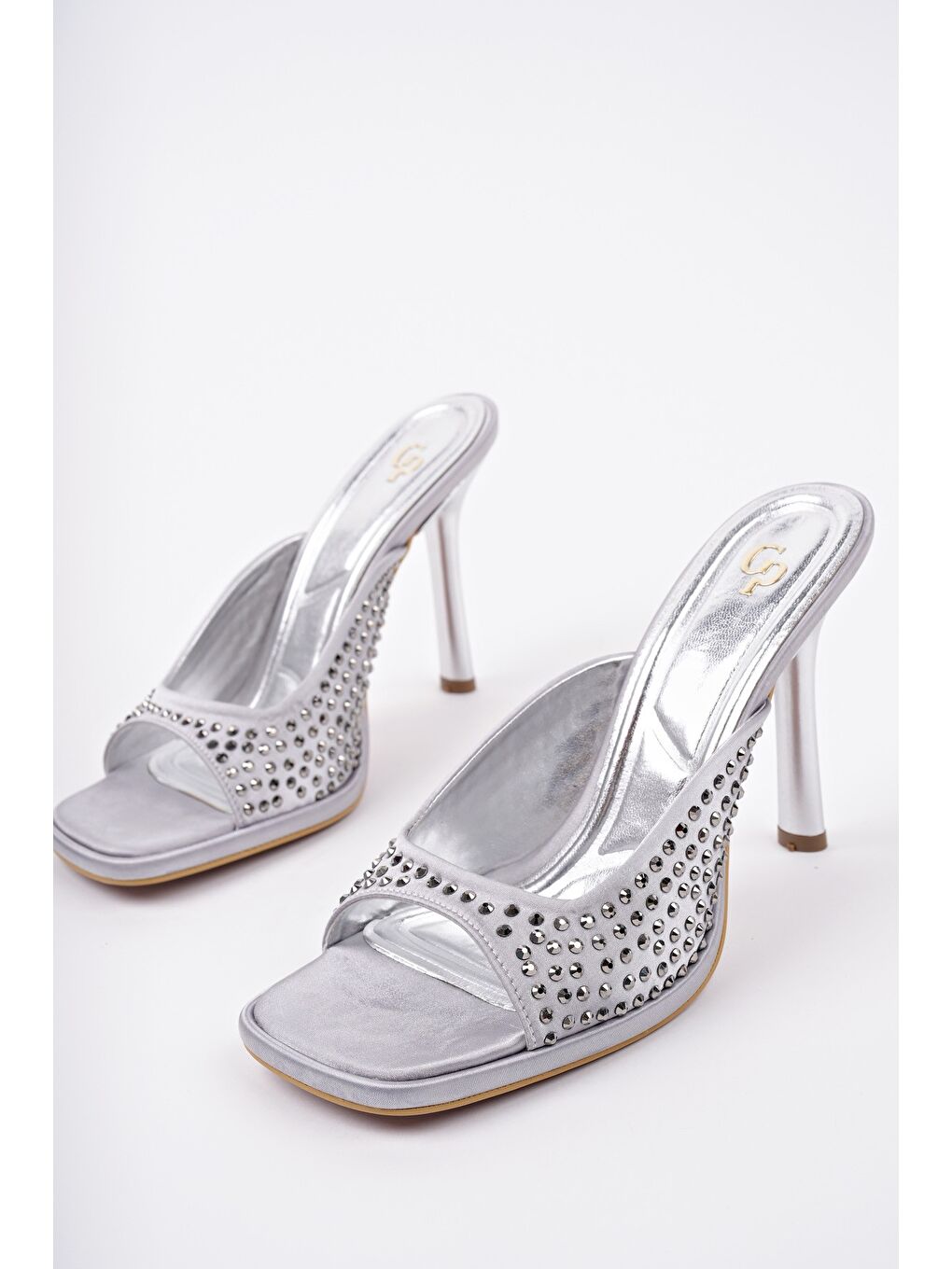 Gri PUJA Küt Burun İnce Topuklu Taşlı Kadın Topuklu Terlik