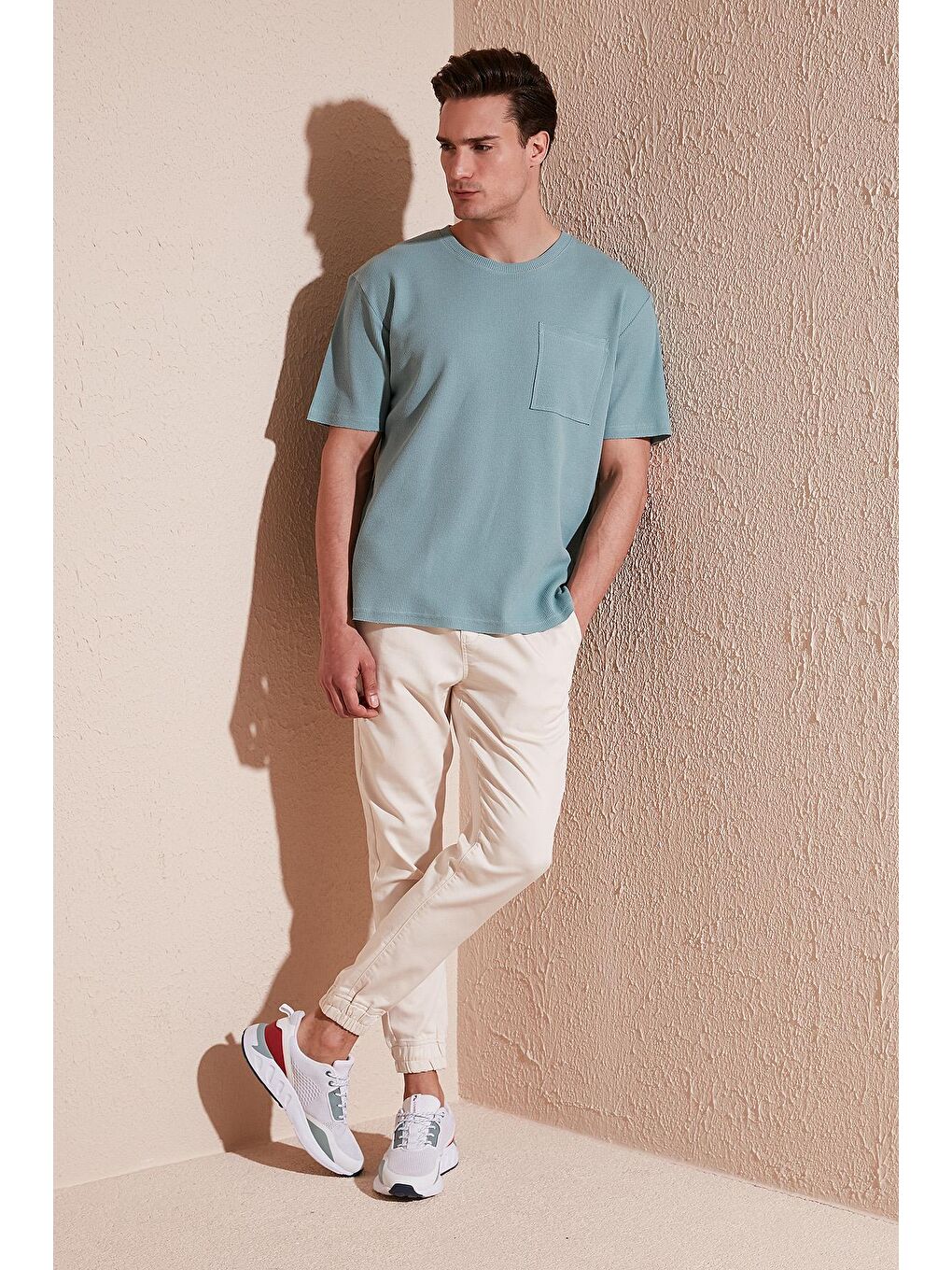 Yeşil Pamuklu Rahat Kesim Tek Cepli Bisiklet Yaka Tişört 5902642-1