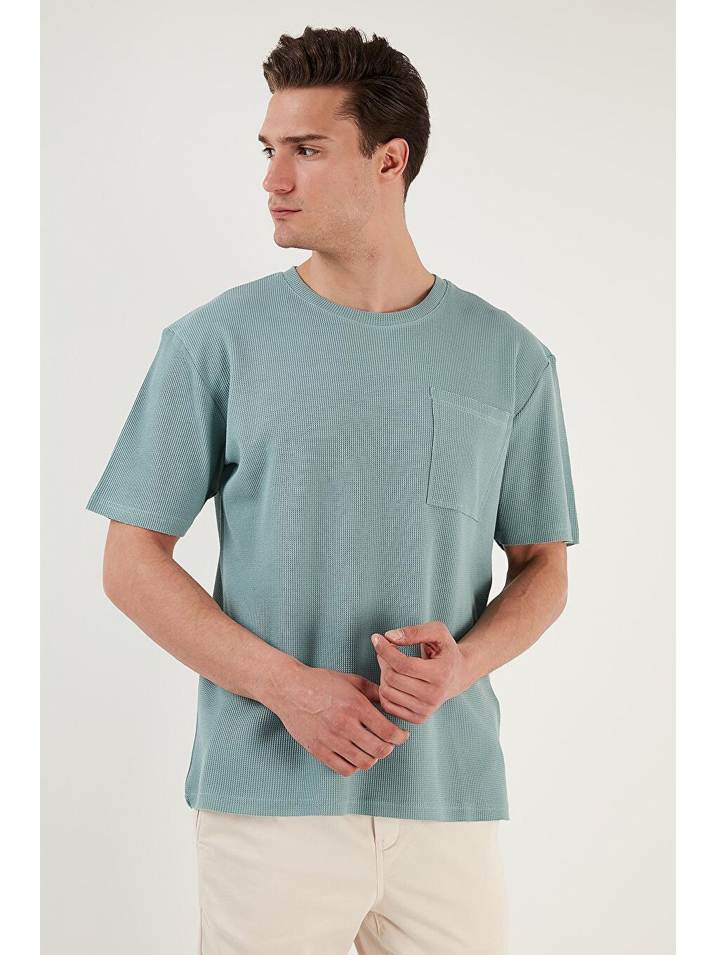 Yeşil Pamuklu Rahat Kesim Tek Cepli Bisiklet Yaka Tişört 5902642-3