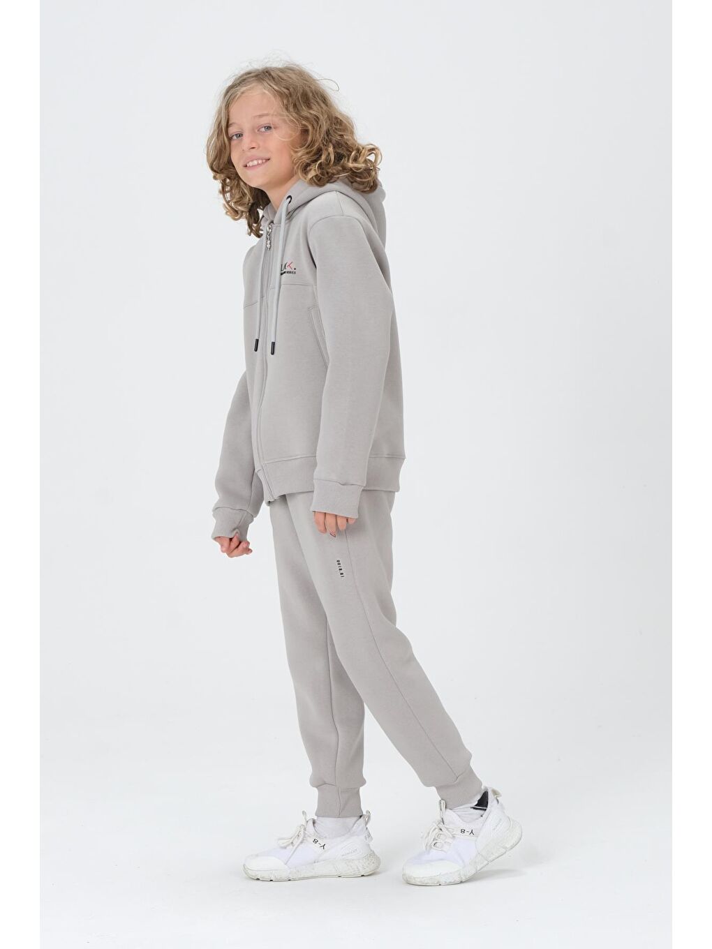 Gri Erkek Çocuk Kapüşonlu Eşofman Takımı-1