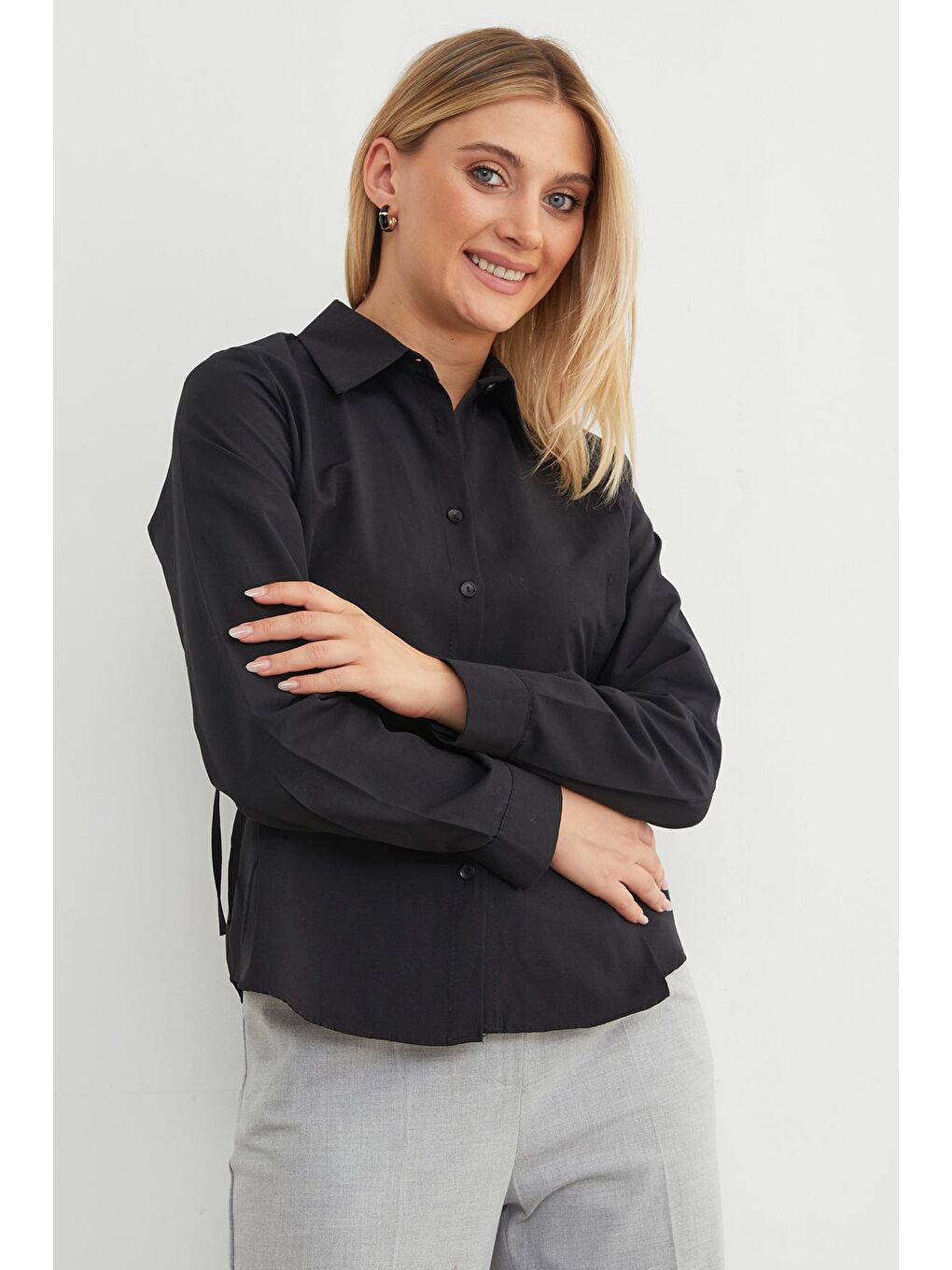 Siyah Basic Yanı Bağlama Detaylı Gömlek-3