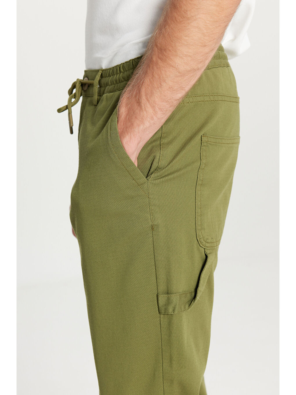 Erkek Haki Oversize Bol Kesim Beli Bağlamalı Pamuklu Esnek Armürlü Yan Cepli Pantolon-4