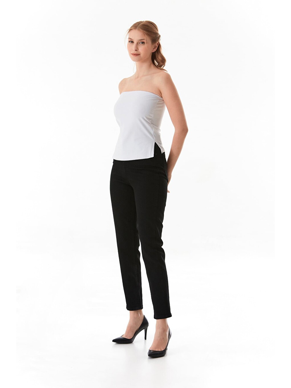 Beyaz Basic Yanları Yırtmaçlı Straplez Büstiyer-1