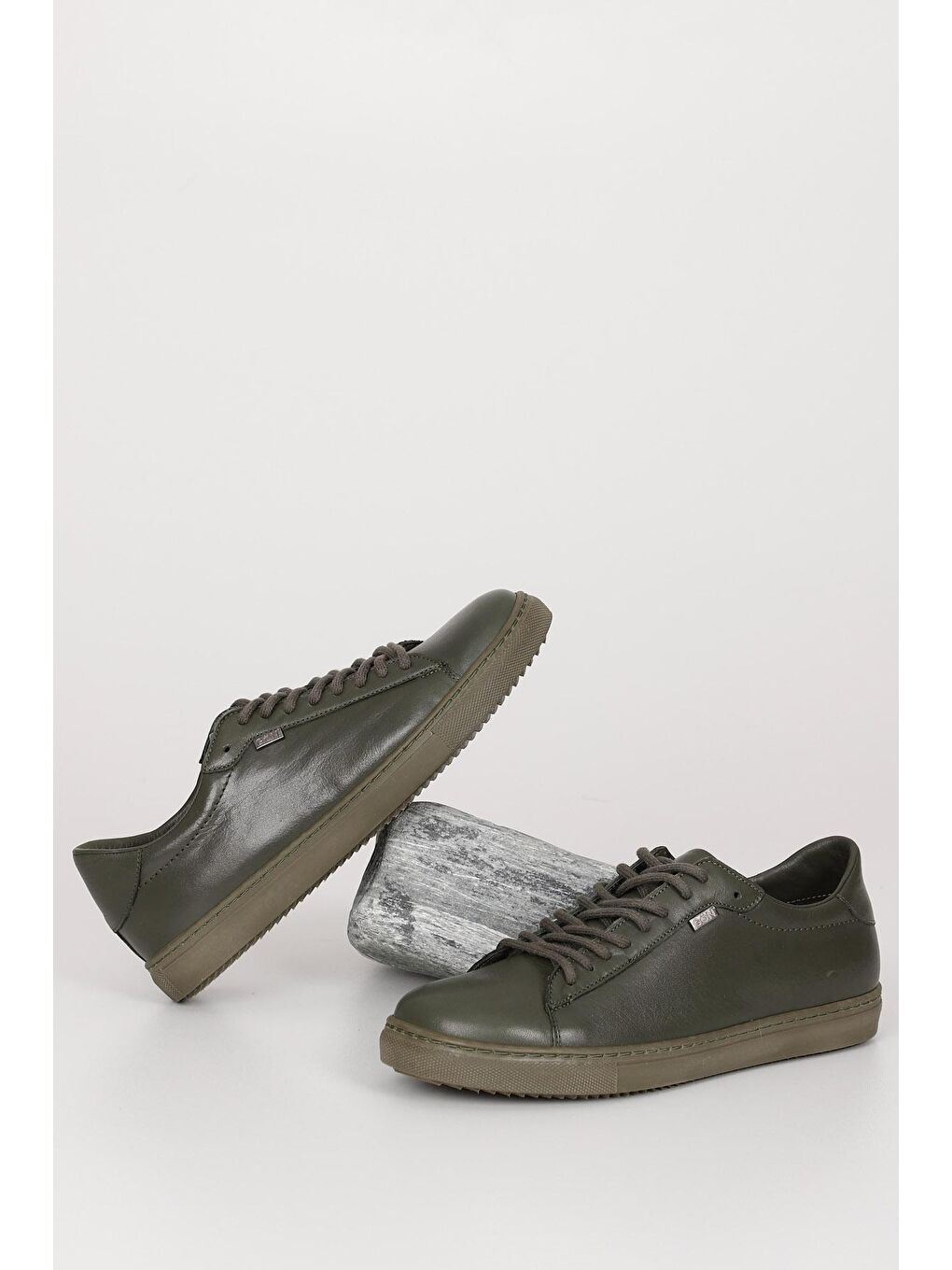 Hakiki Deri Yuvarlak Burun Bağcıklı Kadın Sneaker 24237-1