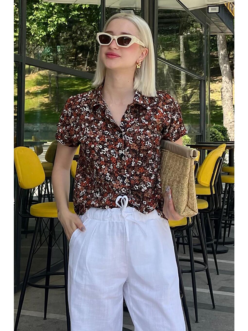 Kahverengi Çiçek Desenli Kısa Kollu Kadın Gömlek Mg2098