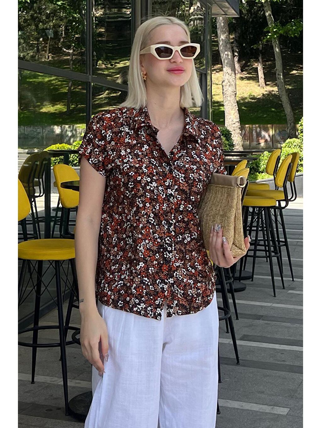 Kahverengi Çiçek Desenli Kısa Kollu Kadın Gömlek Mg2098-2