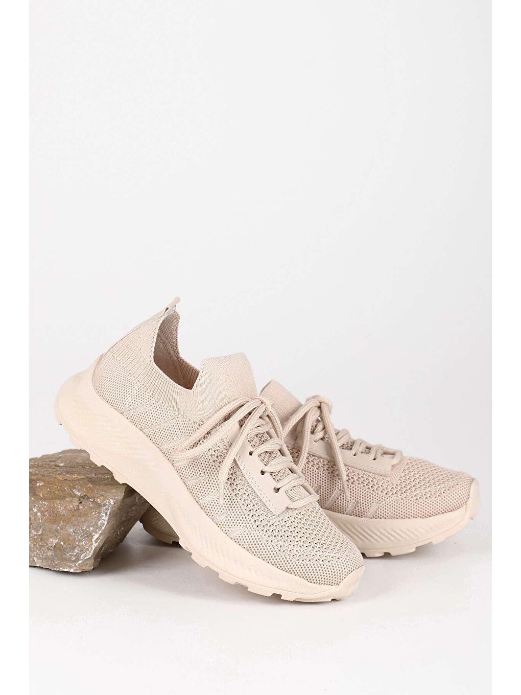 Bej Yuvarlak Burun Dolgu Taban Triko Kadın Sneaker 37511