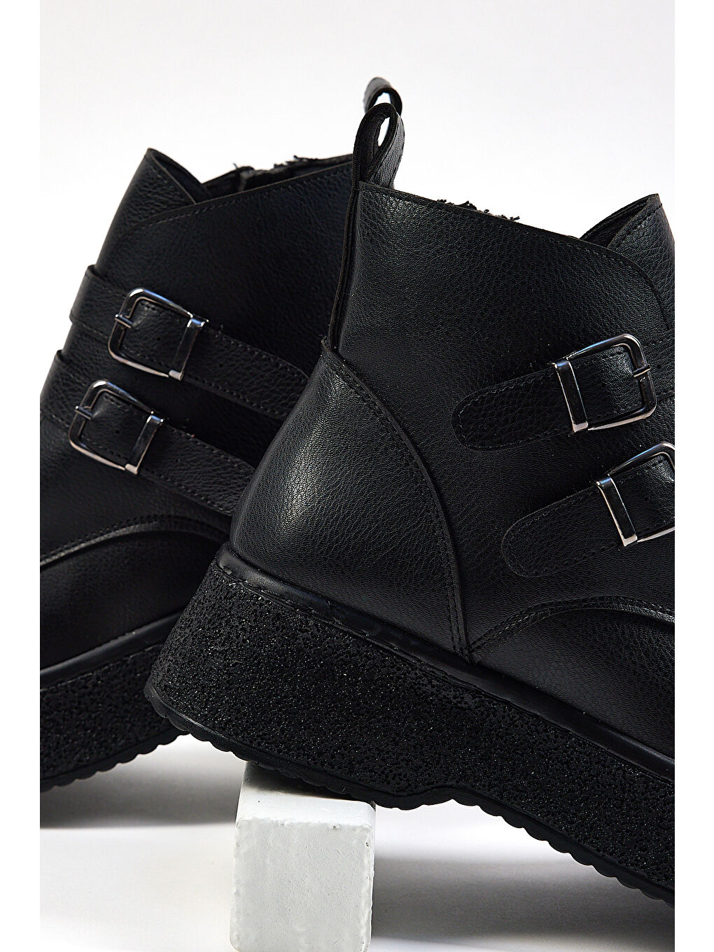 Kadın Siyah Cilt Rahat Kalıp Yüksek Taban Çift Tokalı Fermuarlı Bot-2