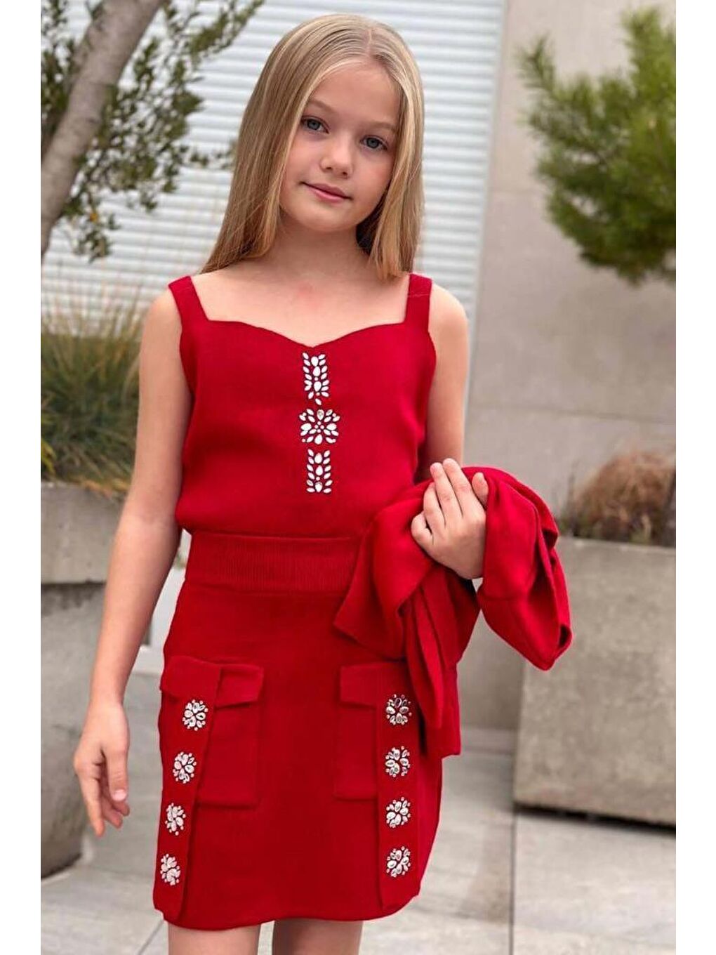 Kız Çocuk Askılı Bluz Hırka ve Elmas Taş İşlemeli Cepli Bordo Triko Etekli Takım-2