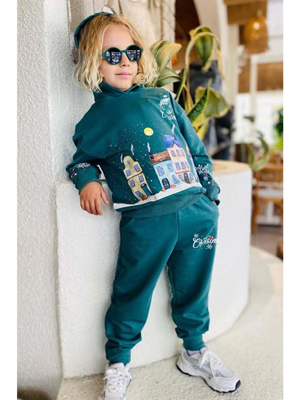 Kız Erkek Çocuk Kar Tanesi ve Bina Digital Baskılı Yazı Detaylı Yeşil Eşofman Takım-3