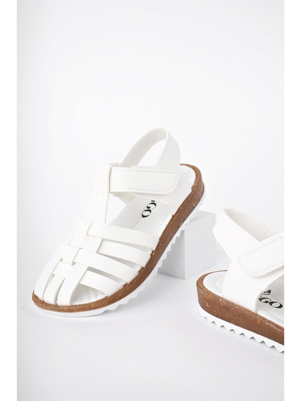 Beyaz Rapun Günlük Ortopedik Hafif Taban Cırtlı Kız Çocuk Sandalet-1