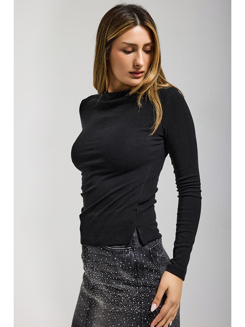 Kadın Siyah W5 %100 Pamuk Asimetrik Kesim Esnek Bluz Body
